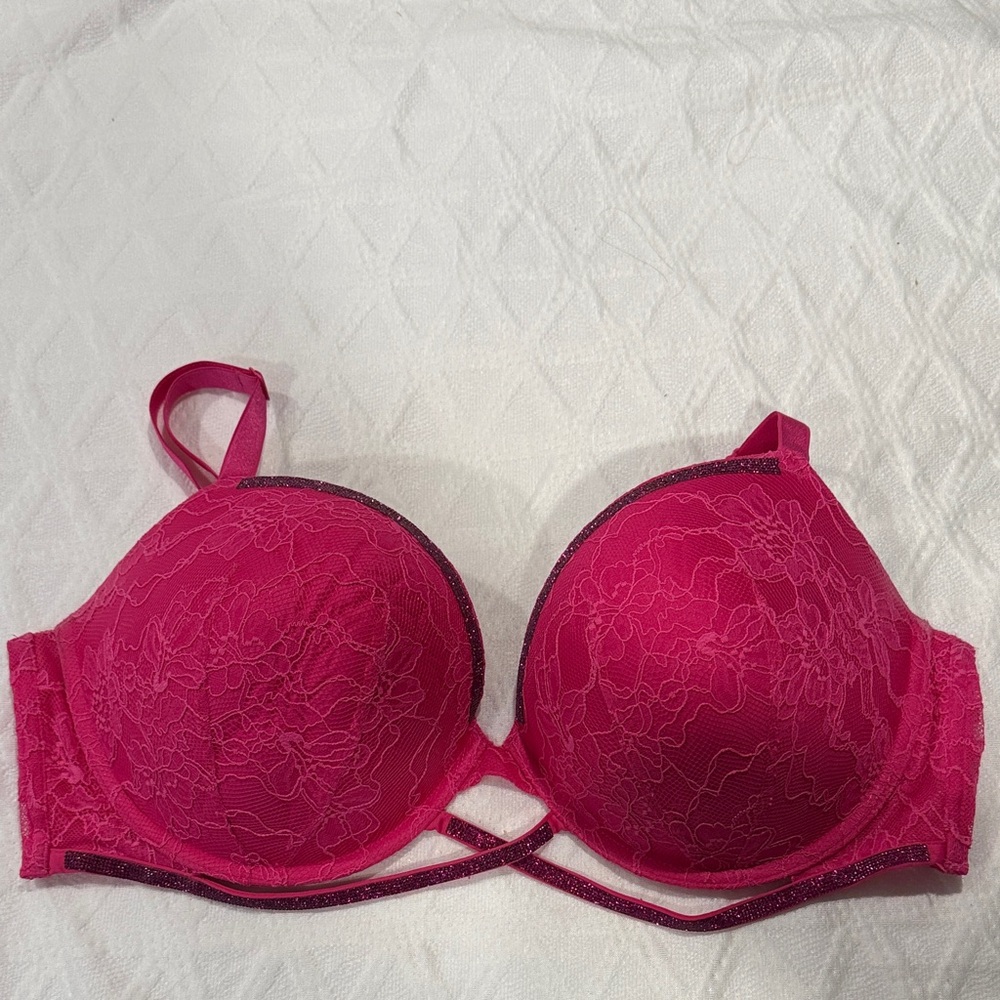 Victoria's Secret Fuchsia Lace Push-Up Bra